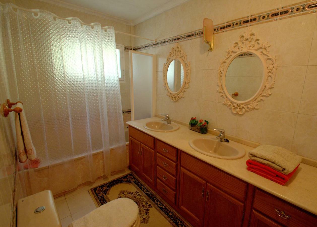 Holiday Villa In 10 Min From Fuengirola Beach With Sea Views Pool Bbq Parking Wifi Aircon Big Garden 米哈斯 外观 照片